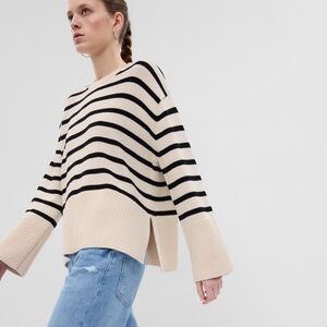 GAP Split/Hem Crewneck Sweater;EUC; Size S